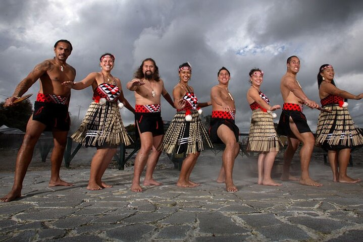 Whakarewarewa Kaupahaka Performance 